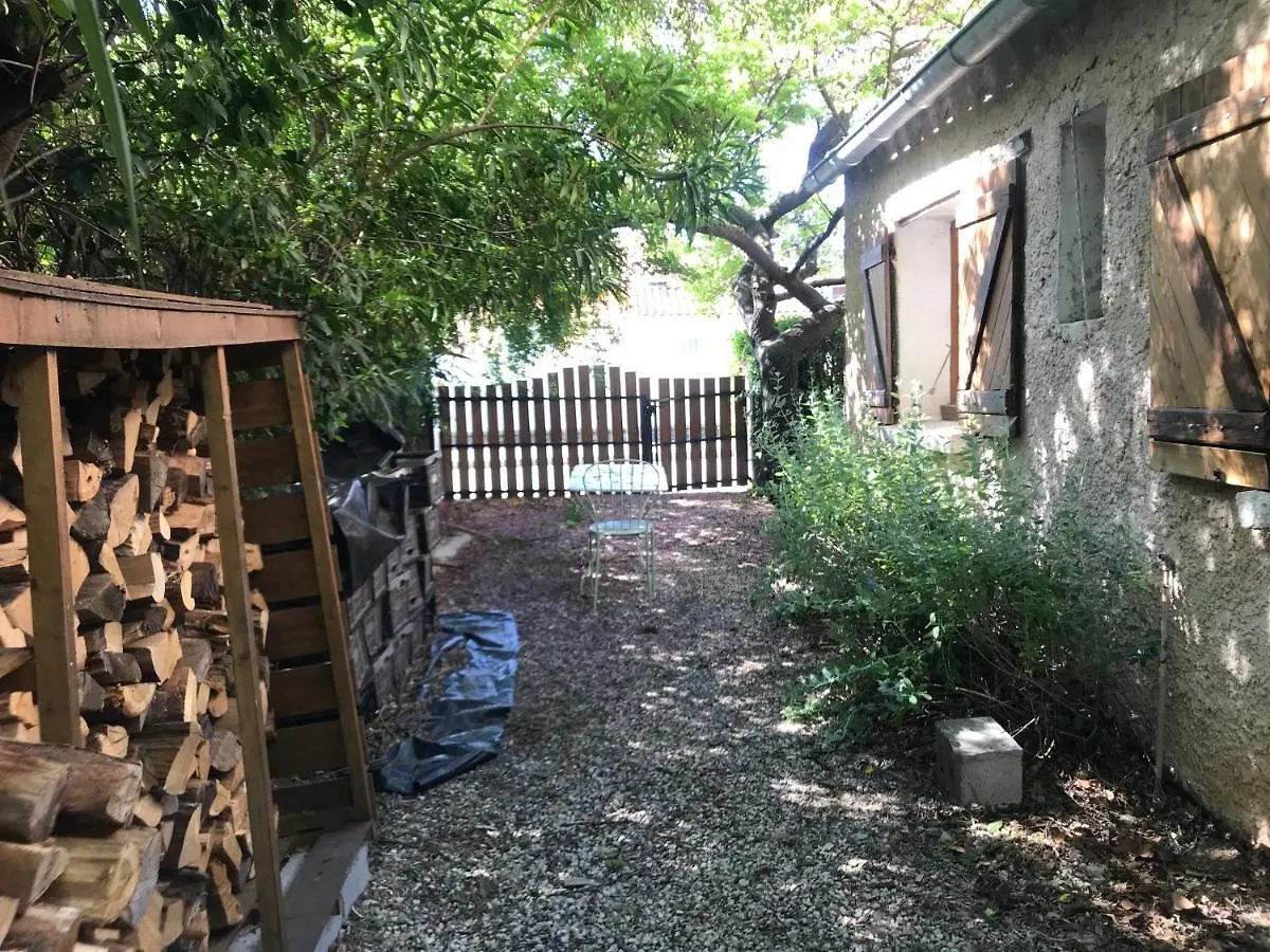 Apartment Studio Mitoyen / 2 Personnes Hyeres
