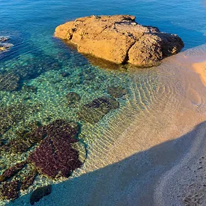 T2 Avec Terrasse & Parking A 5 Min Du Centre, 10 Min Des Plages Hyères